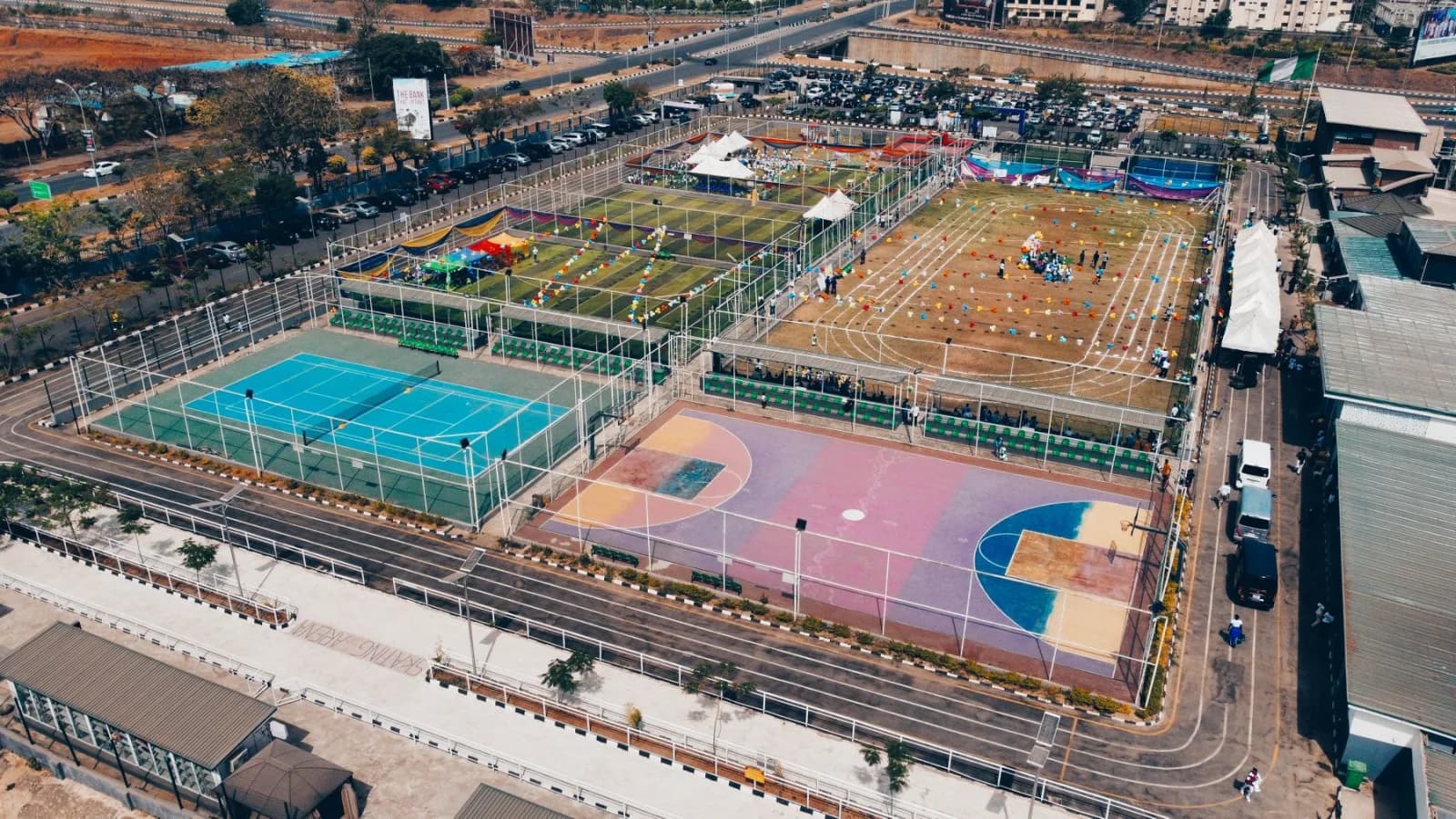Municipal recreation departments using a coordinated community sports environment